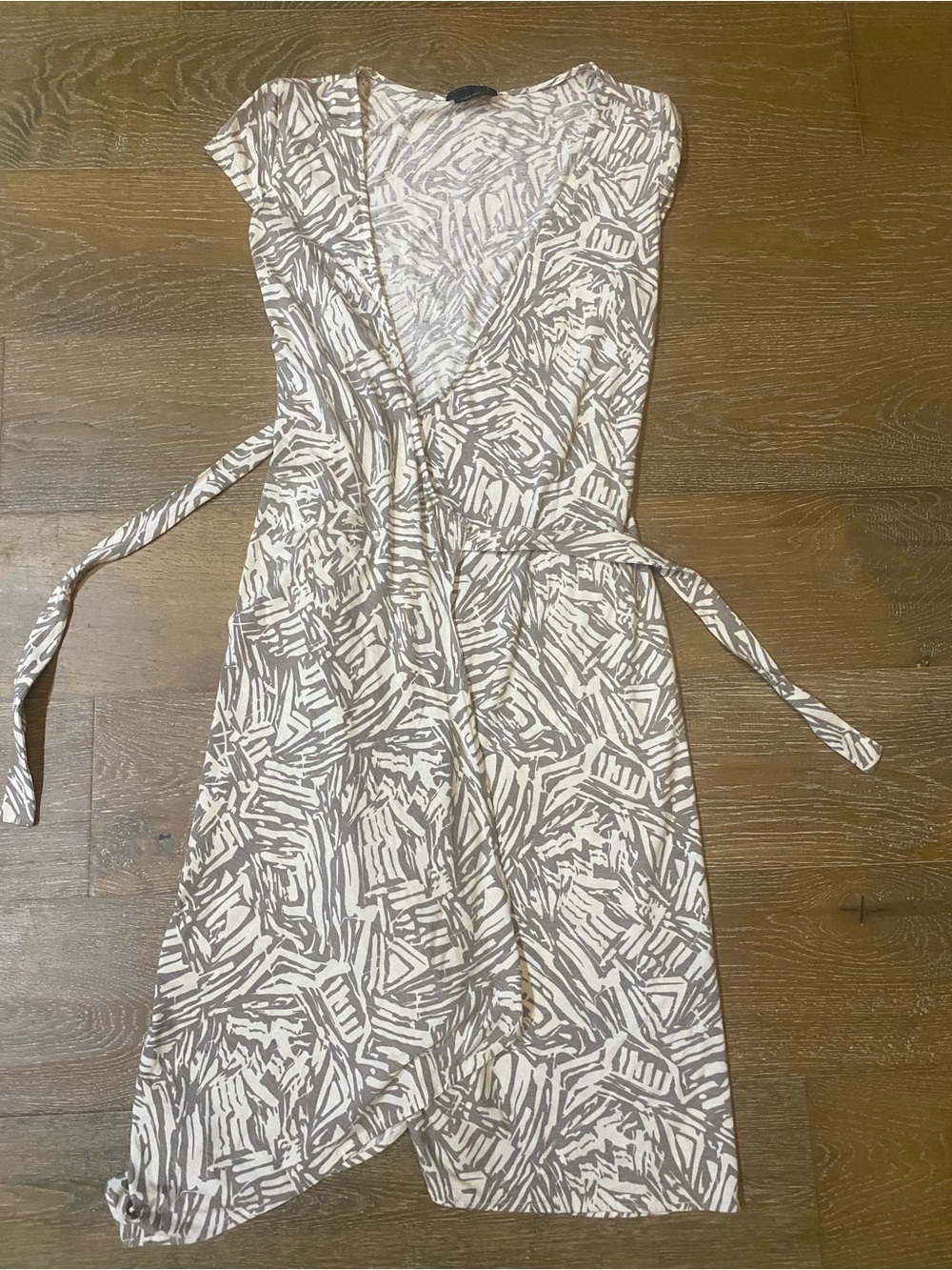 New BCBG MaxAzria Ponte Jersey Wrap Gray White 90s Y2K Work Career Dress M